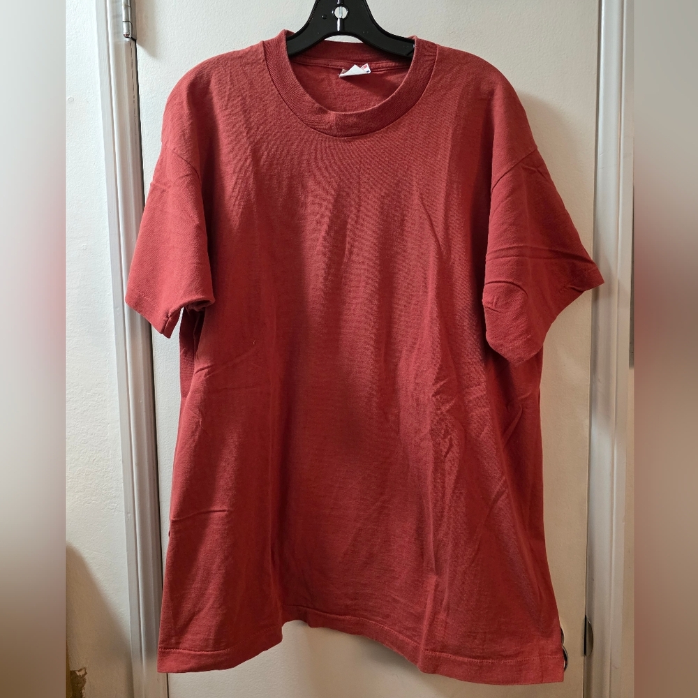Men's Short-Sleeve Crew Tee in Rust Red